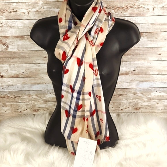 NWT, The Blanket Wrap, Taupe, Denim, and Red Hearts, 21"W x 74"L Great for VDay! - Picture 3 of 4